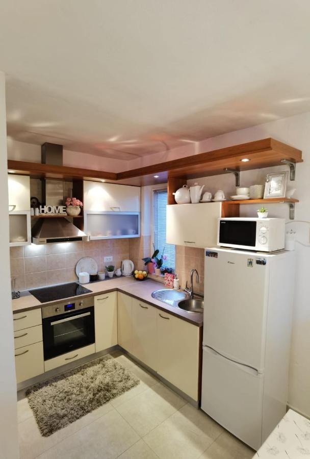 Apartman Sara Preko Εξωτερικό φωτογραφία
