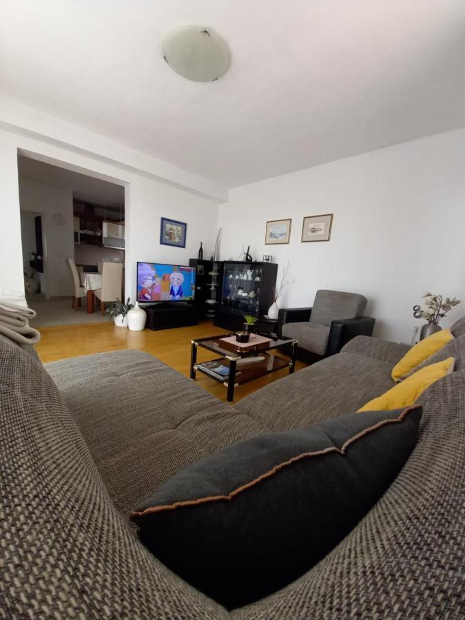 Apartman Sara Preko Εξωτερικό φωτογραφία