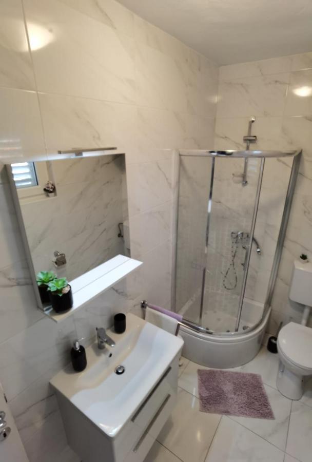 Apartman Sara Preko Εξωτερικό φωτογραφία