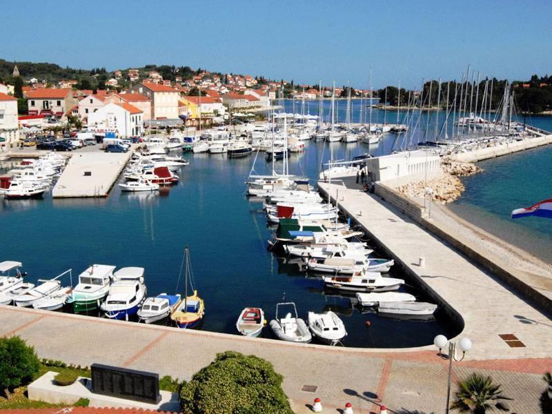 Apartman Sara Preko Εξωτερικό φωτογραφία
